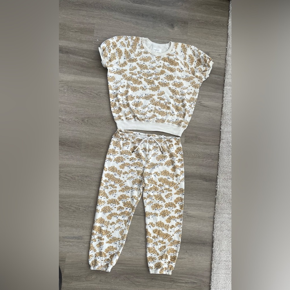 THE GREAT Short Sleeve Sweat Outfit  in Chamomile Floral print, Size Large